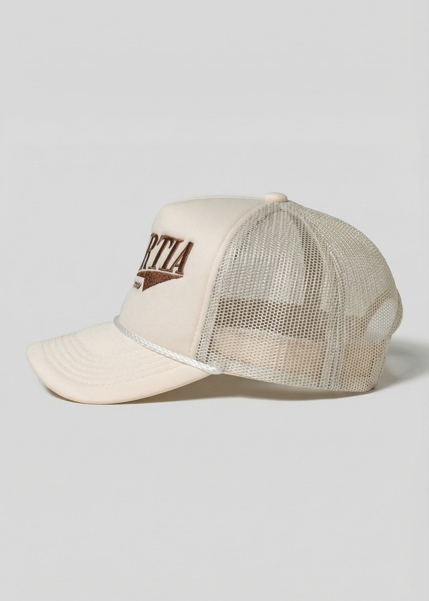 Move With Purpose™ Trucker [Crème]